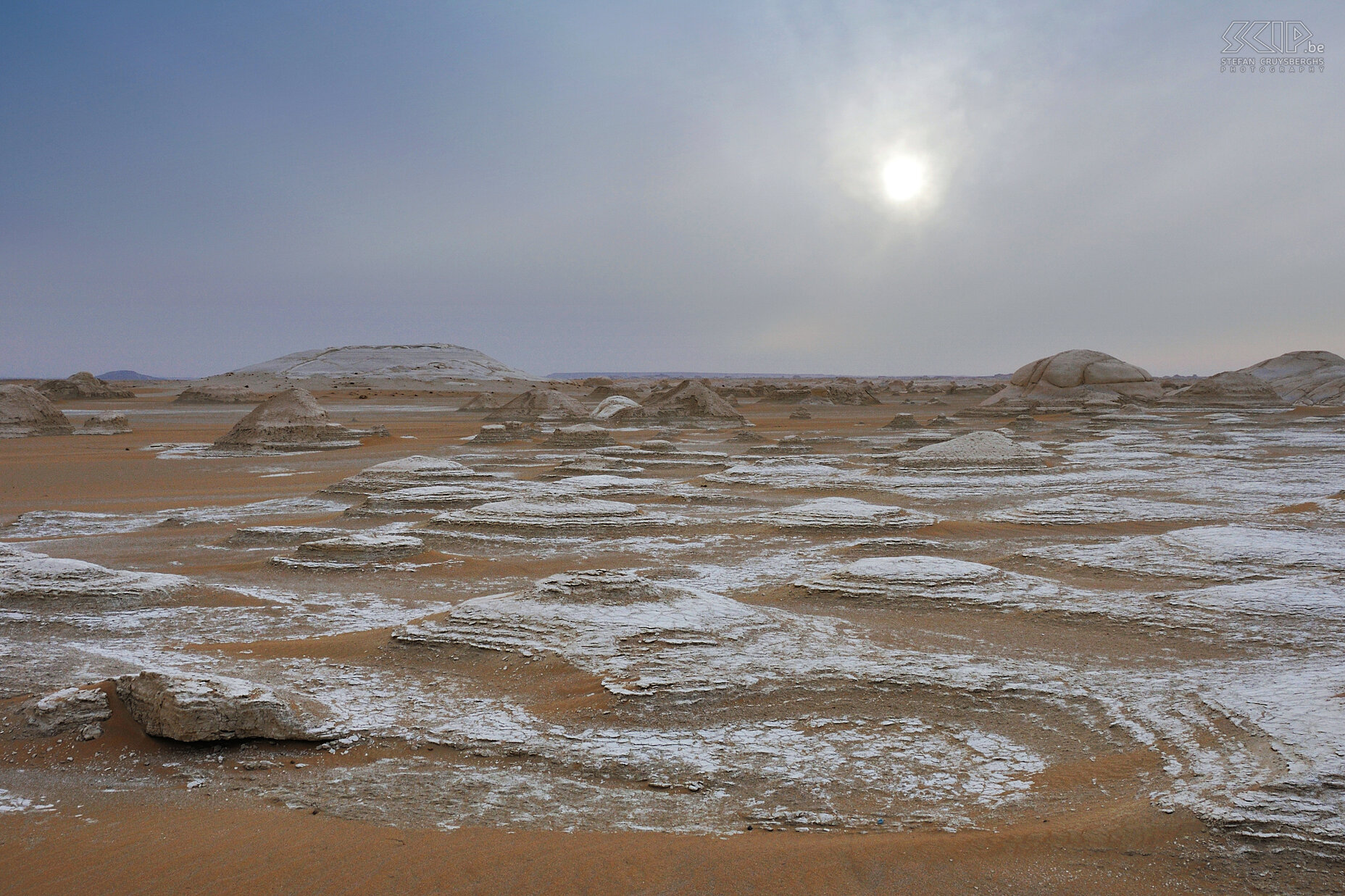 Old White Desert  Stefan Cruysberghs